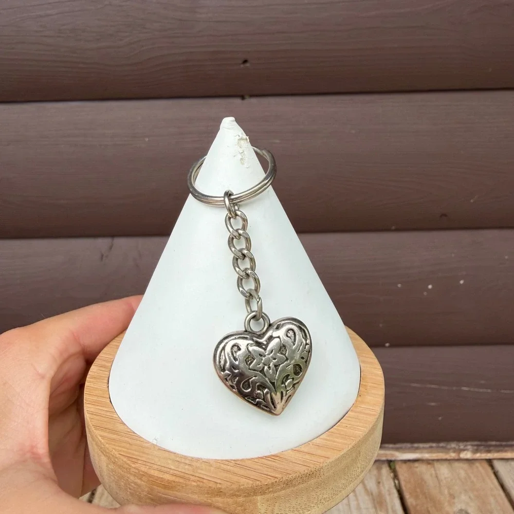 Vintage Style Filigree Puffy Heart Keychain Silver Tone Floral Design Accessory